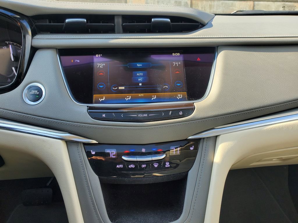 Used 2017 Cadillac XT5 Luxury w/ Driver Awareness Package FWD image 25
