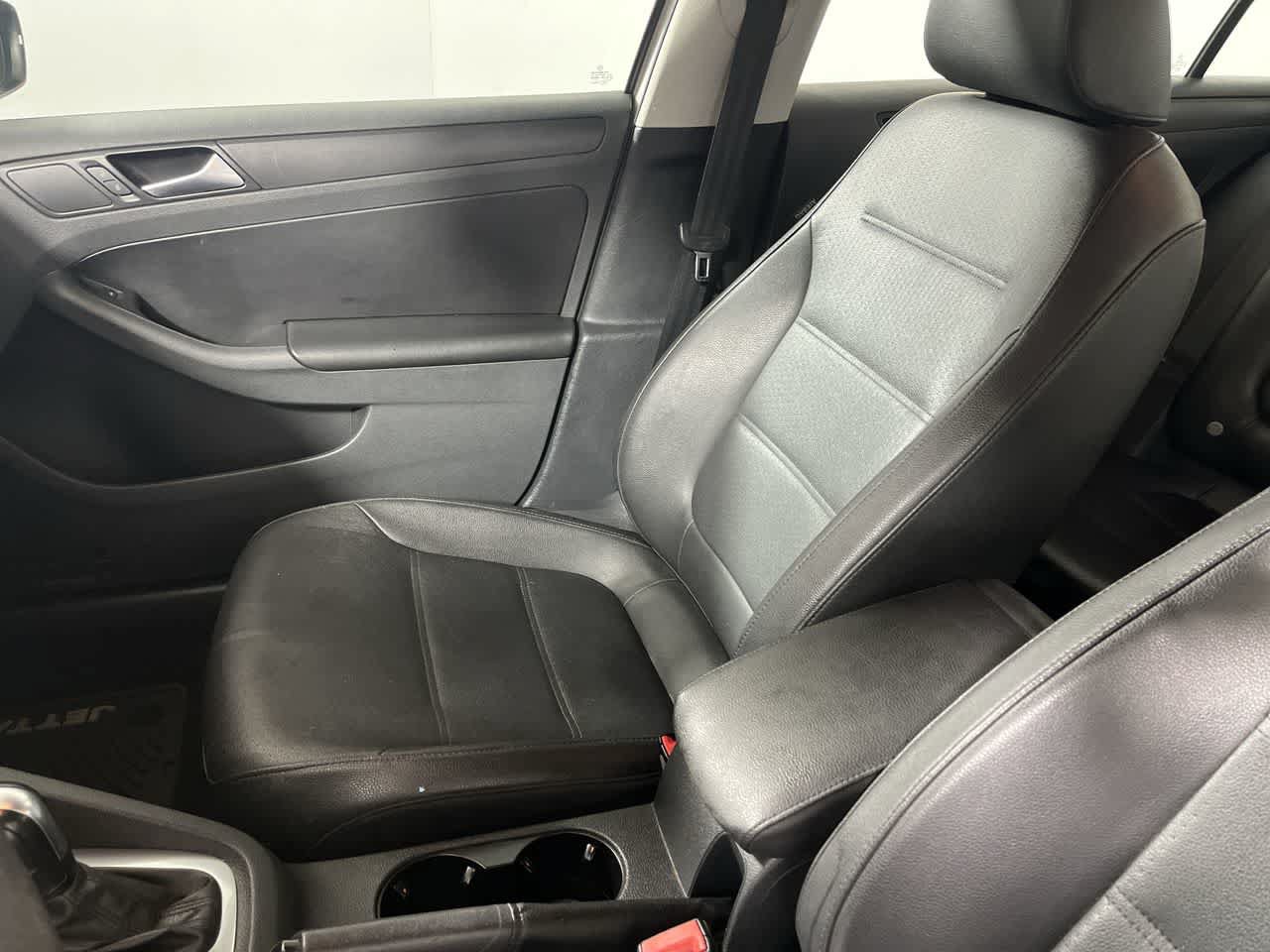 Used 2014 Volkswagen Jetta SE FWD image 23
