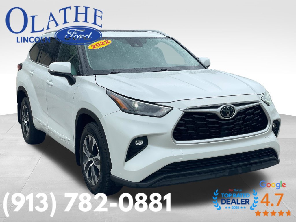 Used 2022 Toyota Highlander XLE AWD/4WD image 7