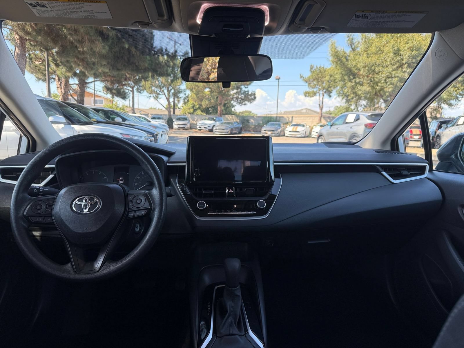 Used 2025 Toyota Corolla LE FWD image 29