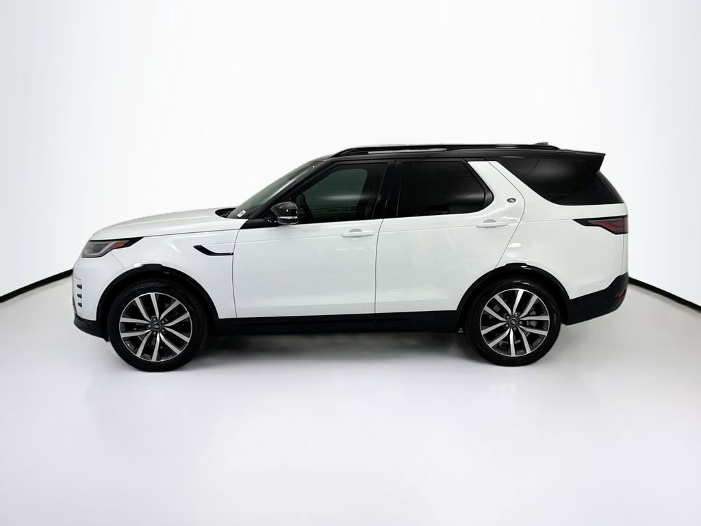 Used 2024 Land Rover Discovery Dynamic SE image 8