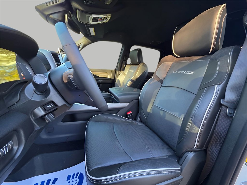 Used 2025 RAM 3500 Laramie image 22