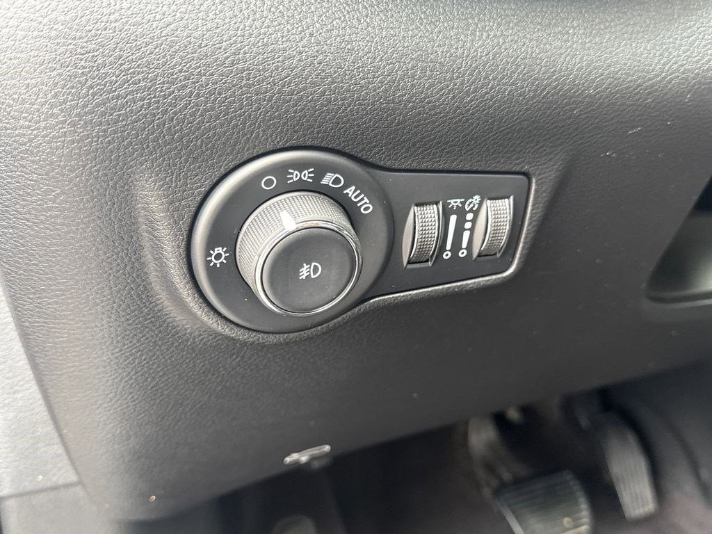 Used 2023 Jeep Compass Limited w/ Elite Group image 23