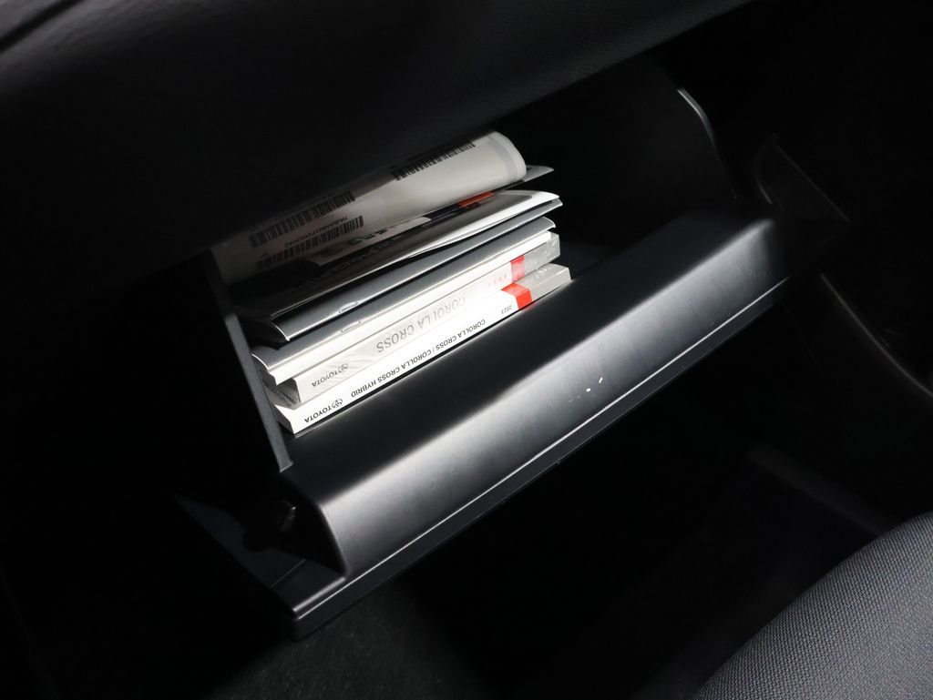 Used 2023 Toyota Corolla Cross LE w/ Moonroof Package image 33