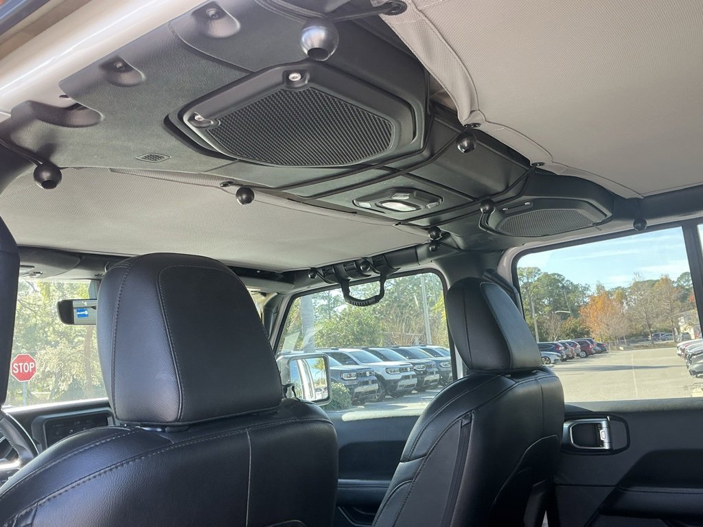 Used 2018 Jeep Wrangler Unlimited Sahara image 36