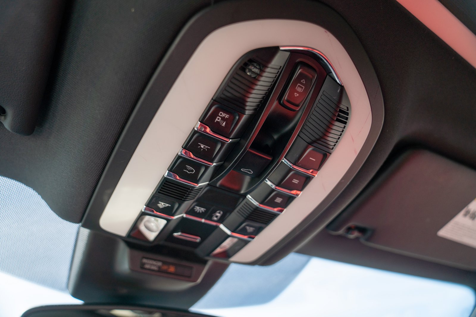 Certified 2017 Porsche Macan GTS AWD/4WD image 22
