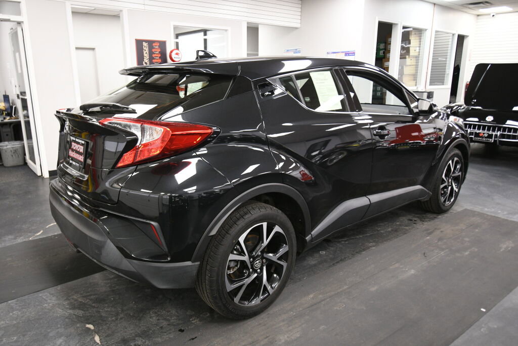 Used 2019 Toyota C-HR Limited image 7