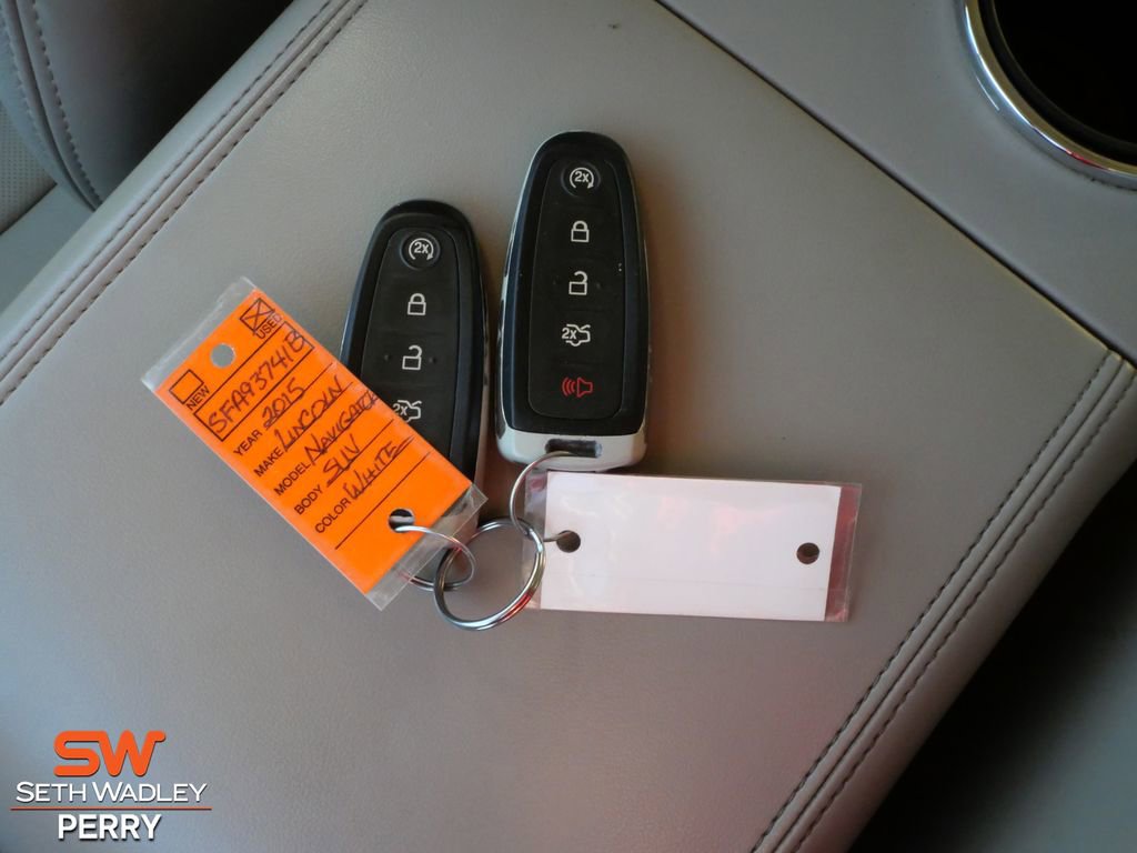 Used 2015 Lincoln Navigator L 4WD image 25
