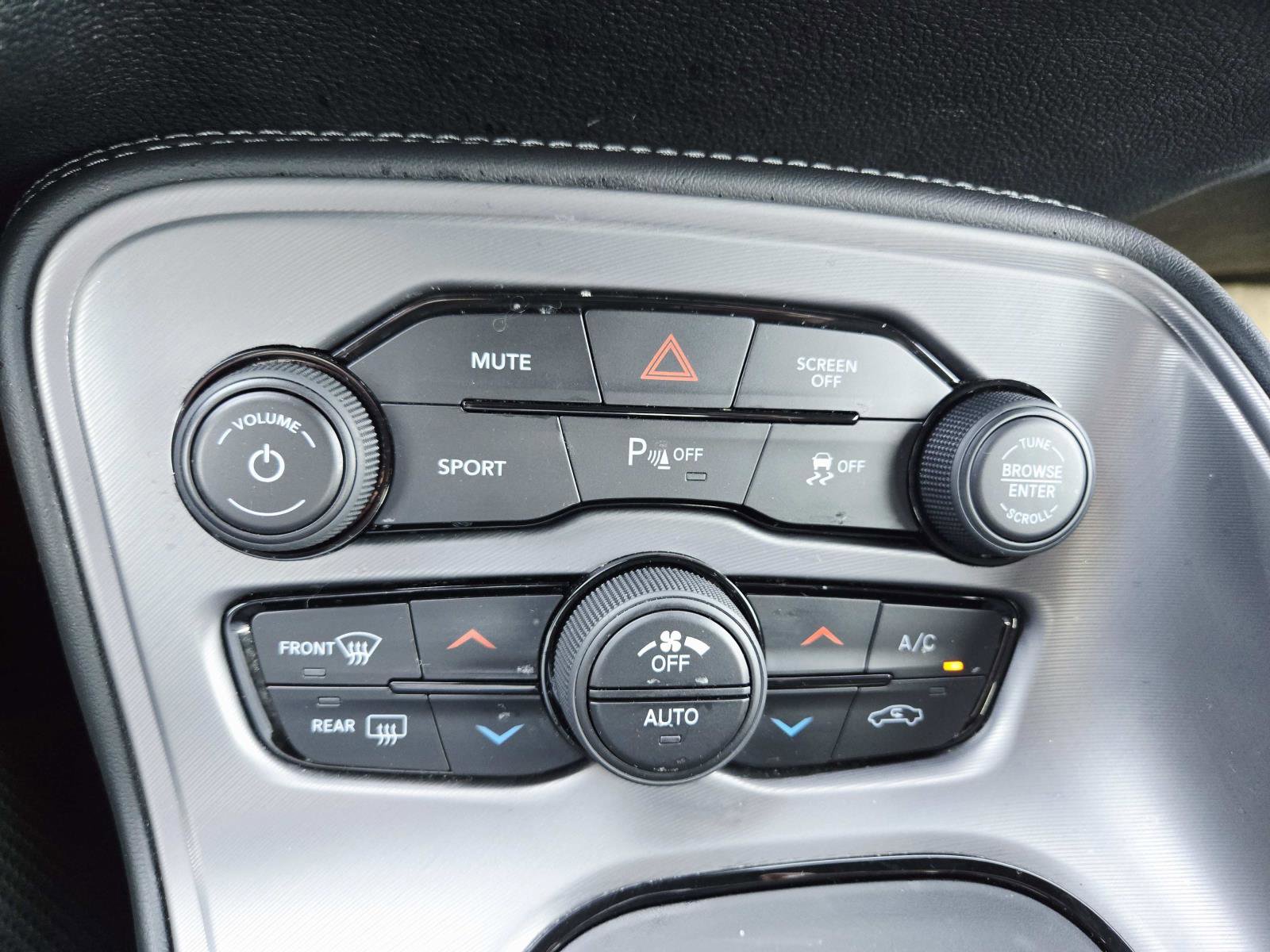 Used 2023 Dodge Challenger R/T w/ Blacktop Package image 30