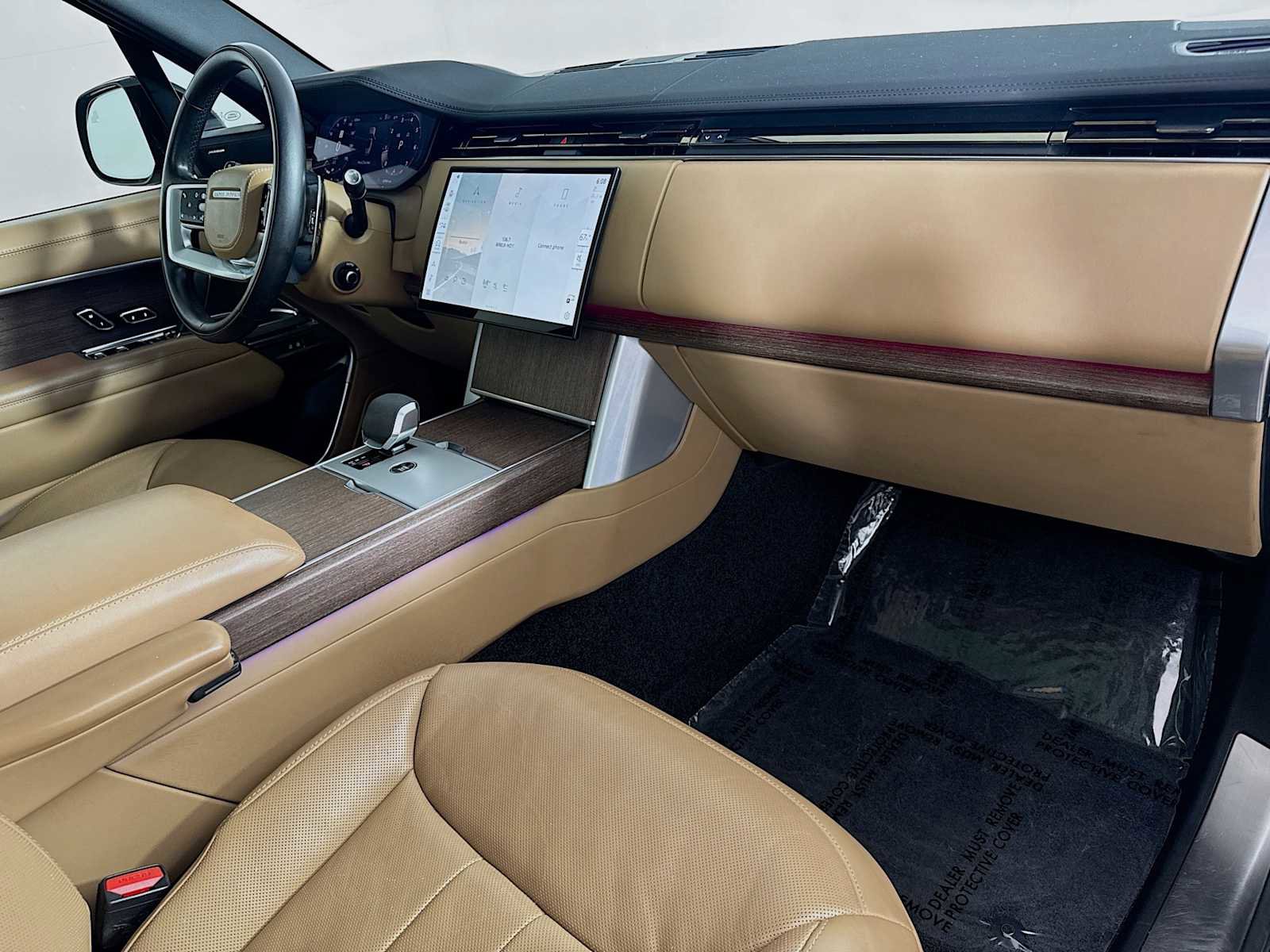 Used 2024 Land Rover Range Rover Long Wheelbase SE image 29