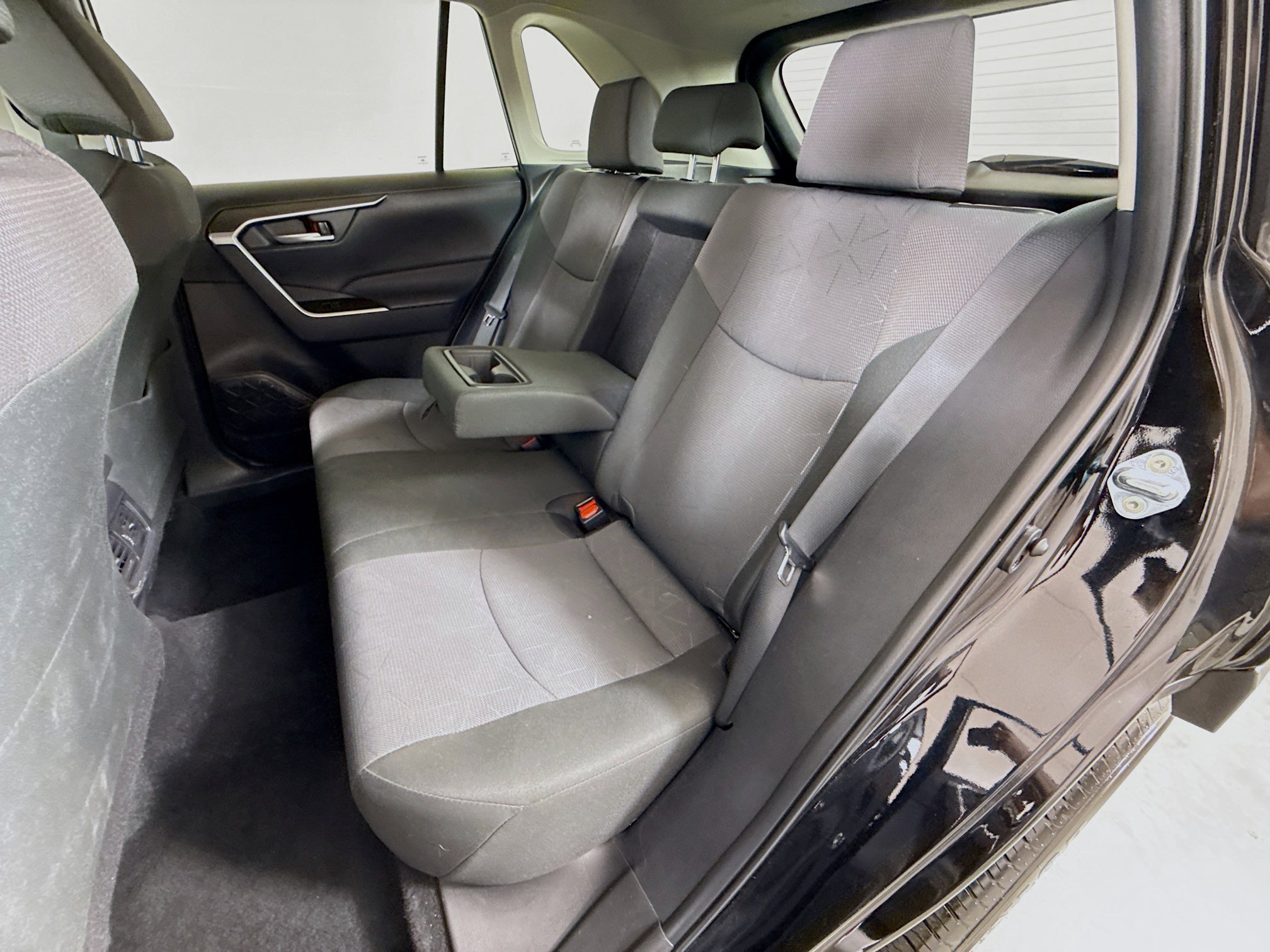 Used 2025 Toyota RAV4 XLE image 20