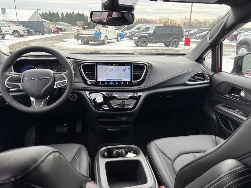 New 2026 Chrysler Pacifica Select AWD/4WD image 16