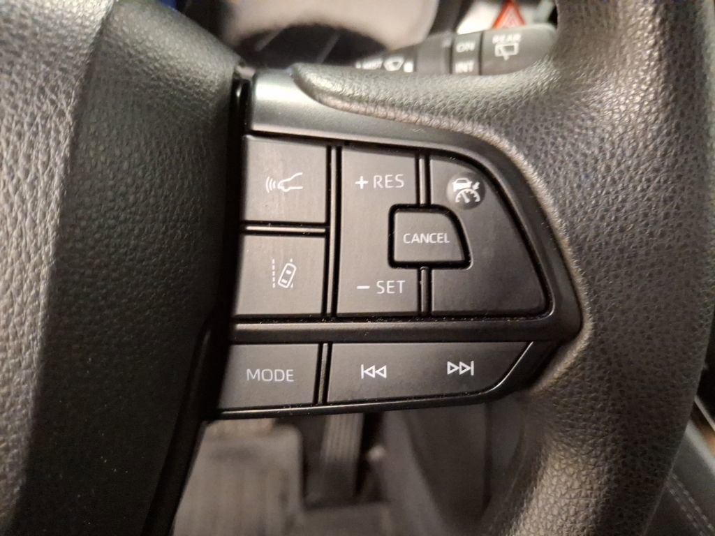 Used 2023 Toyota Sienna LE image 22