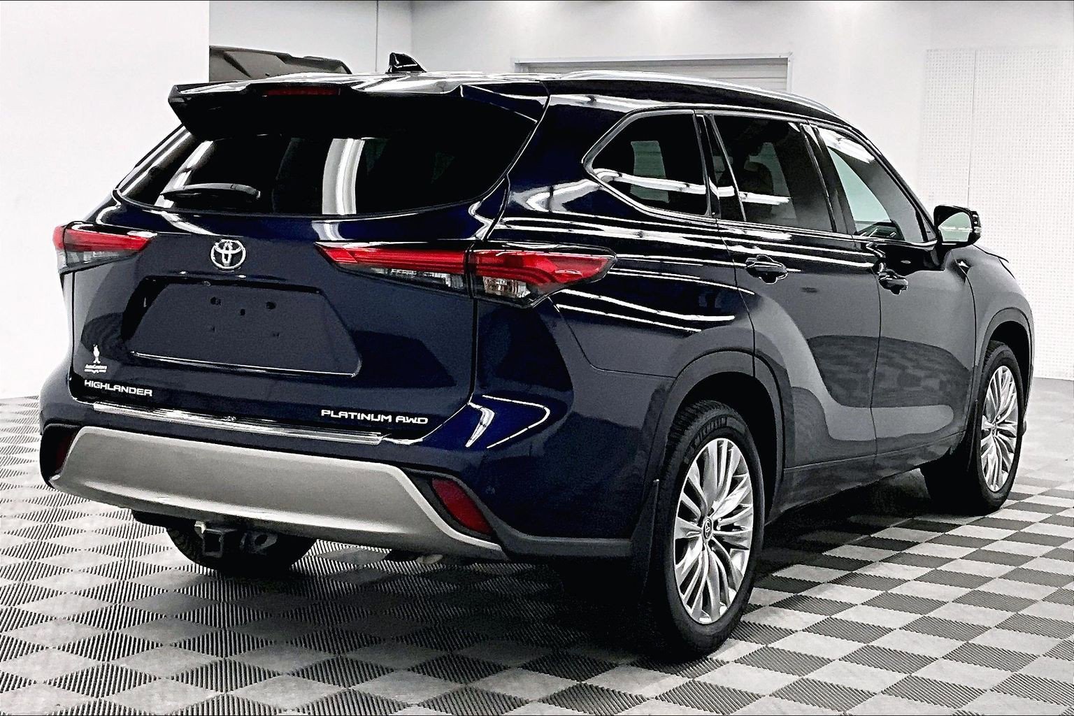 Used 2022 Toyota Highlander Platinum AWD/4WD image 13