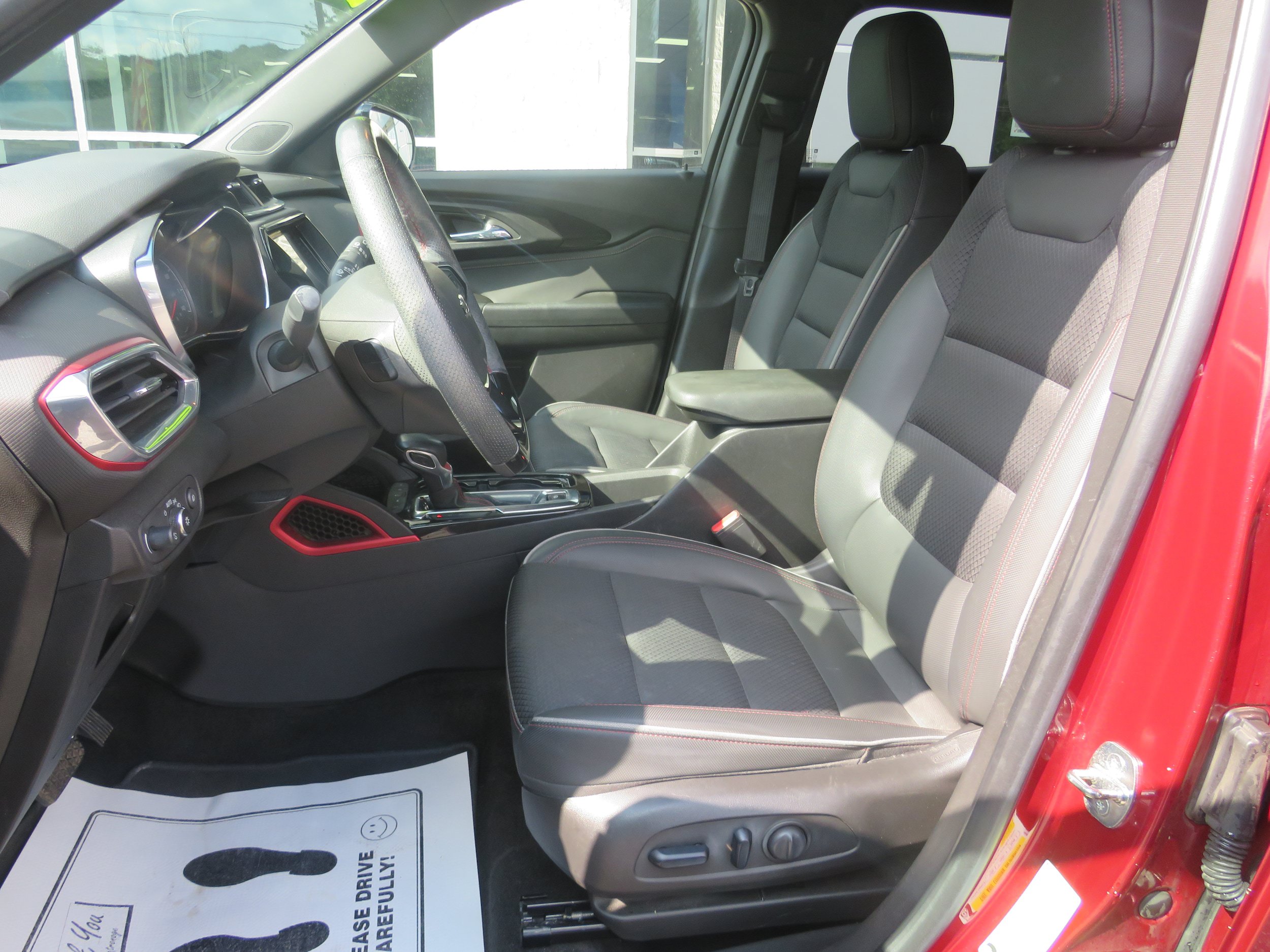 Used 2022 Chevrolet TrailBlazer RS w/ Technology Package AWD/4WD image 13