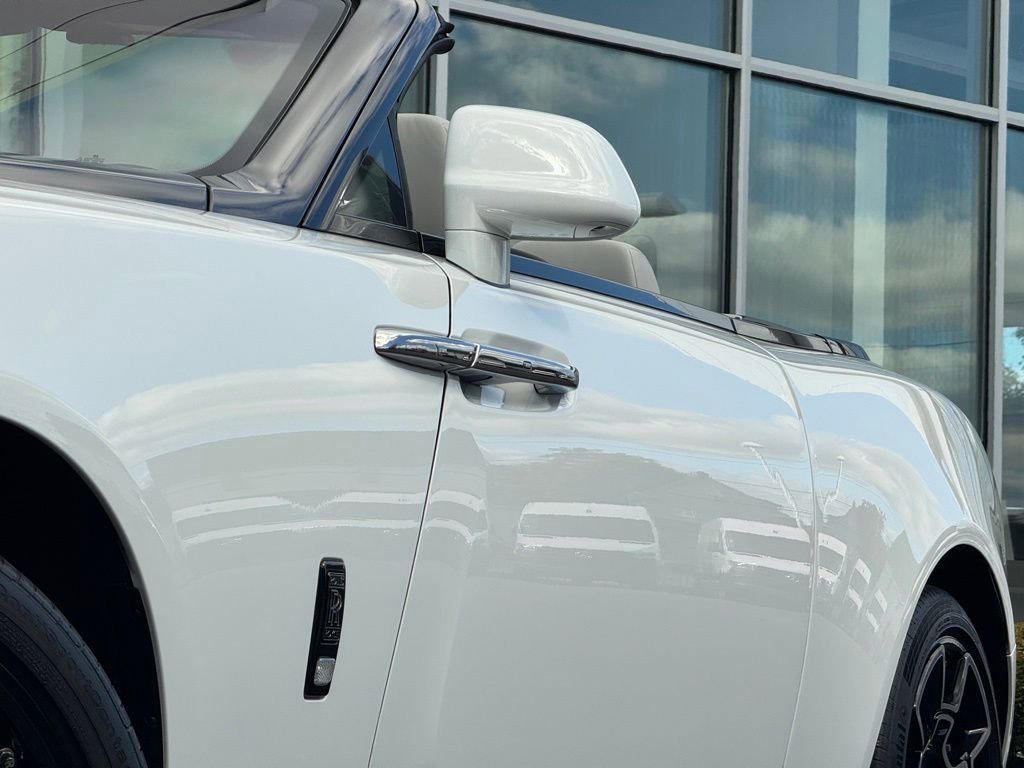 Used 2018 Rolls-Royce Dawn image 19
