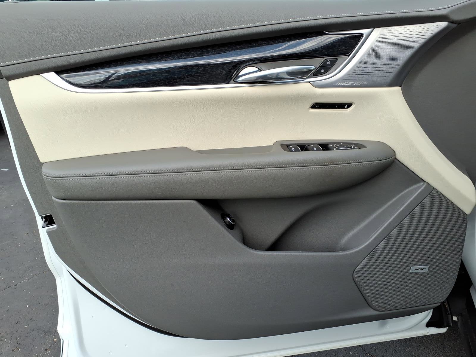 Used 2023 Cadillac XT6 Premium Luxury image 10