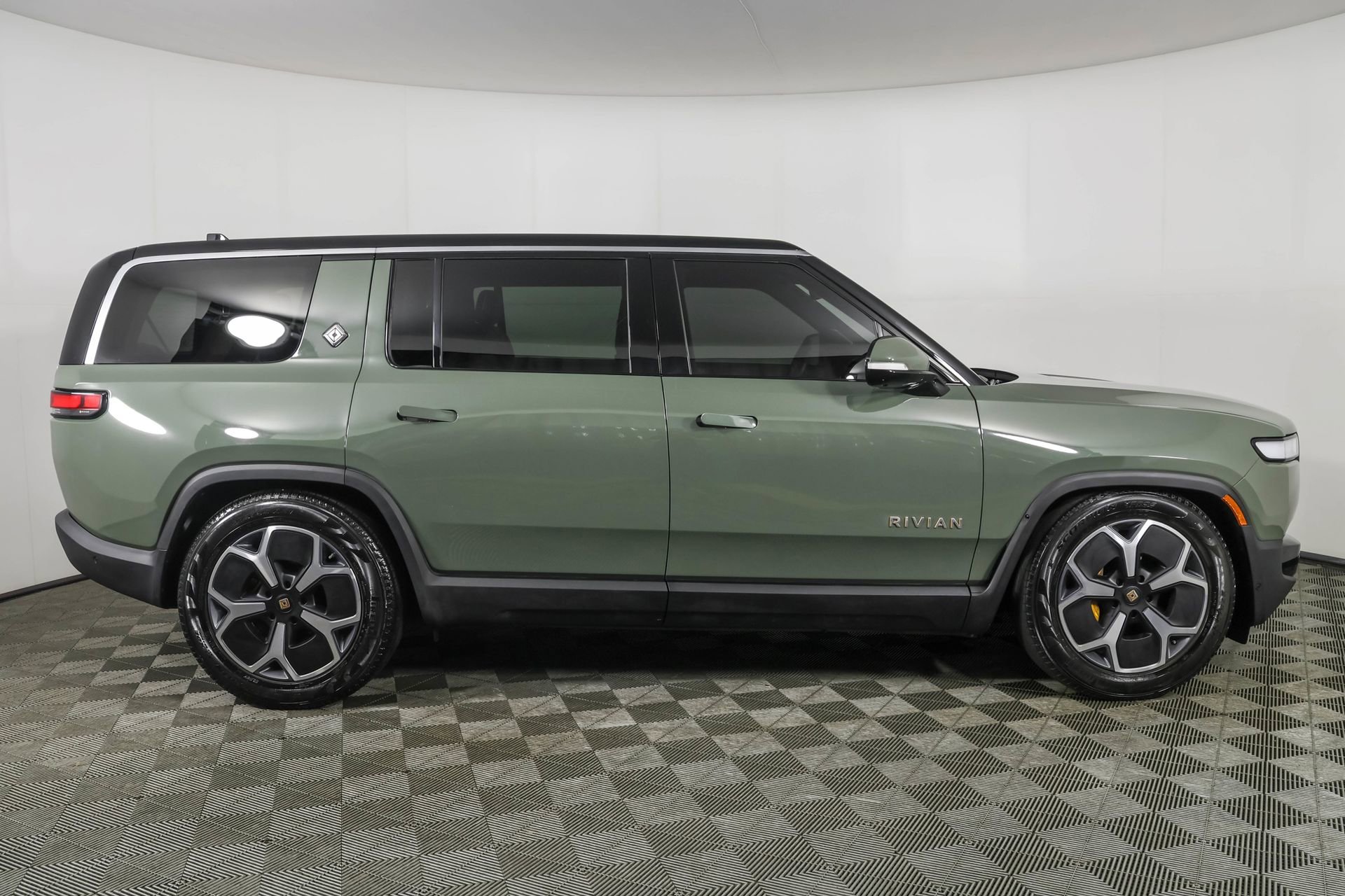 Used 2022 Rivian R1S Launch Edition image 15