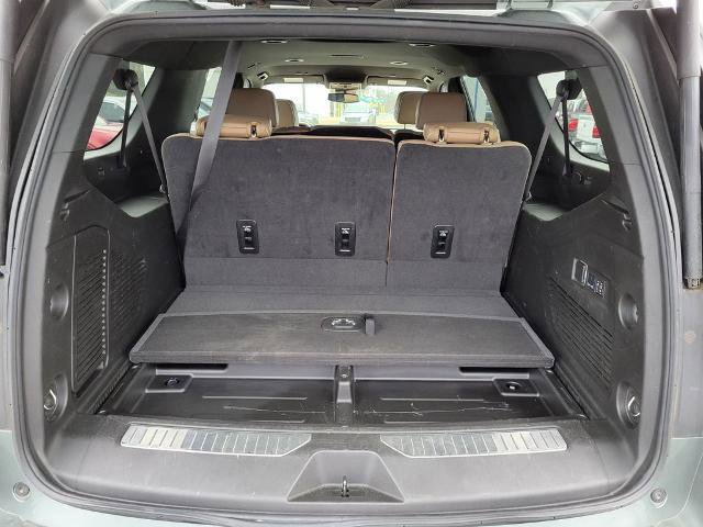 Used 2024 Chevrolet Suburban Premier image 12