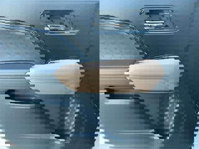 Used 2023 GMC Canyon AT4 w/ Technology Package image 22