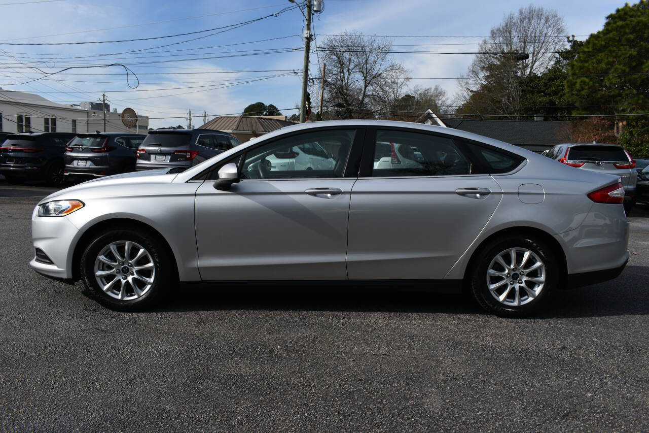 Used 2016 Ford Fusion S image 4