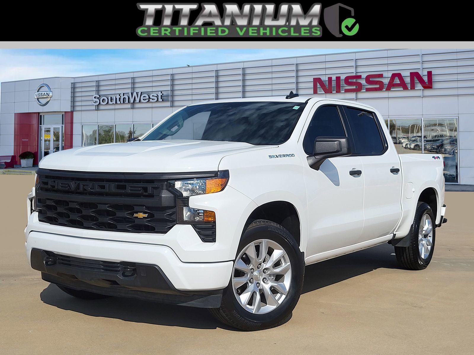 Used 2023 Chevrolet Silverado 1500 Custom image 1