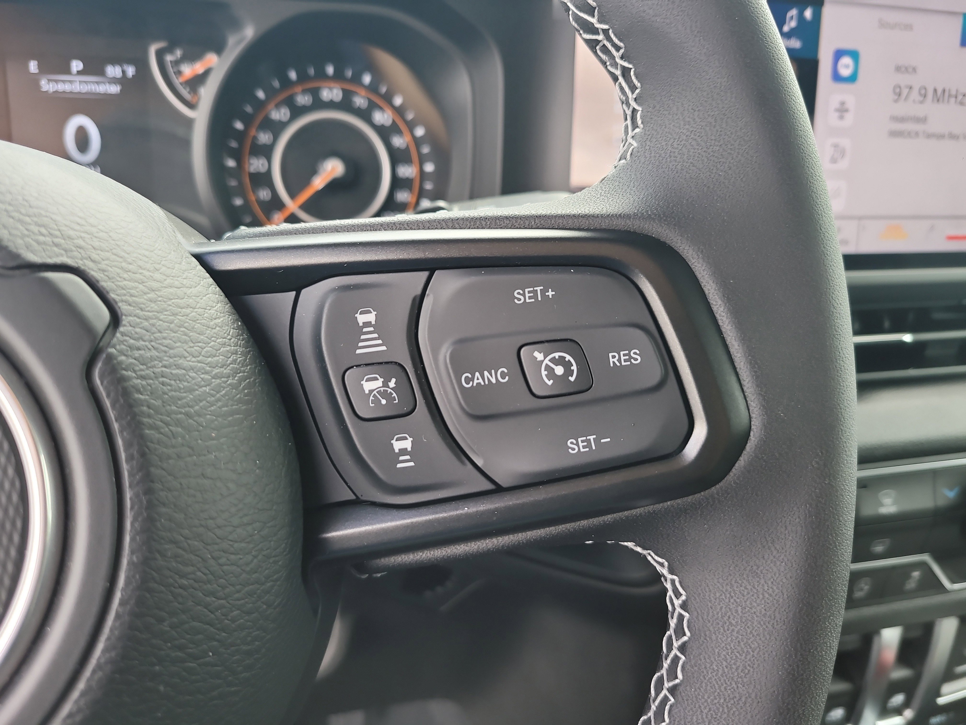 Used 2025 Jeep Wrangler Willys image 25