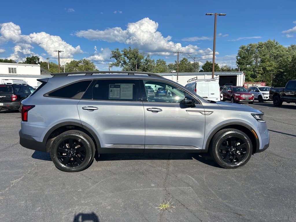 Used 2022 Kia Sorento S image 16