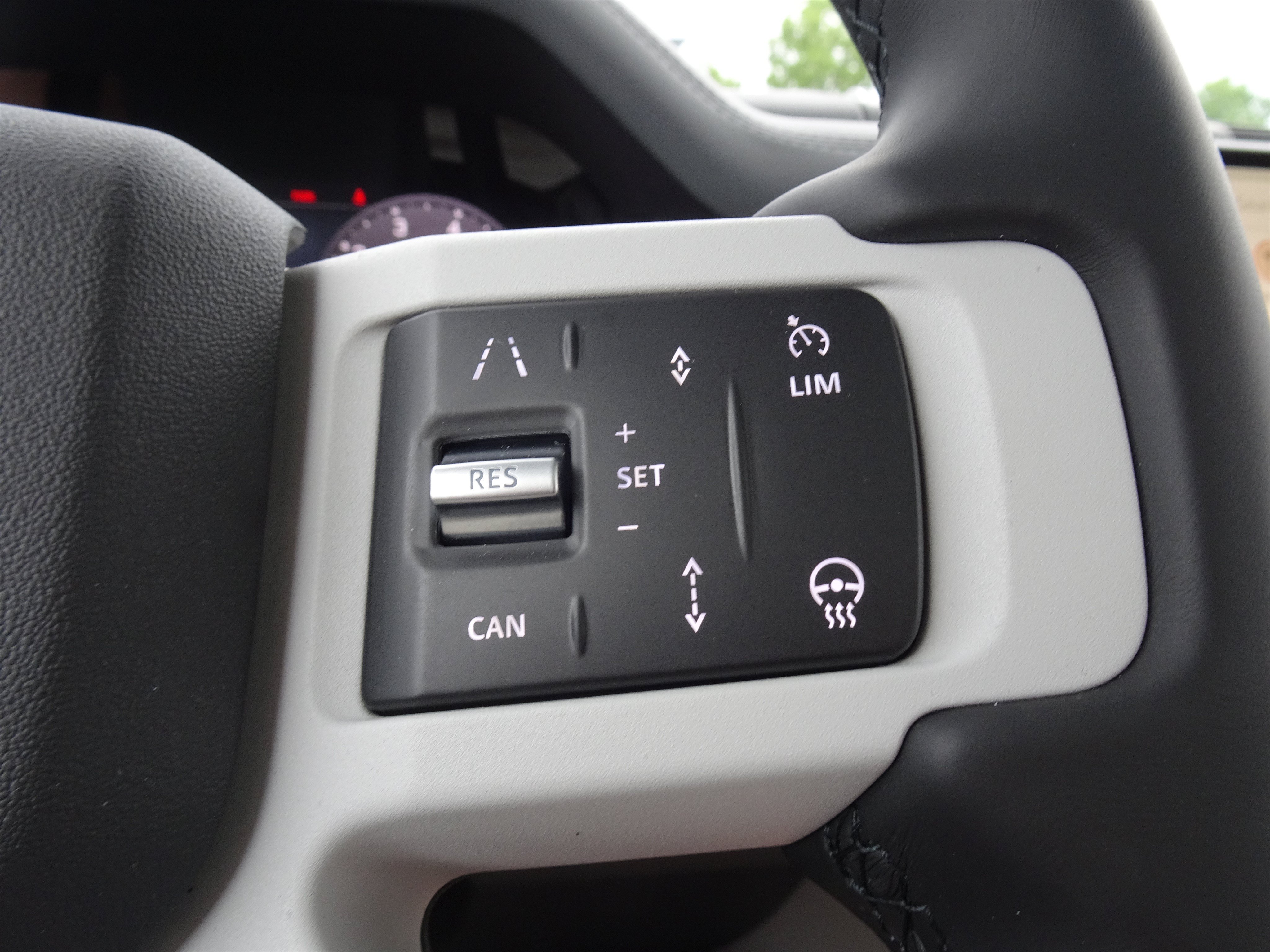 New 2026 Land Rover Defender 130 X-Dynamic SE AWD/4WD image 29