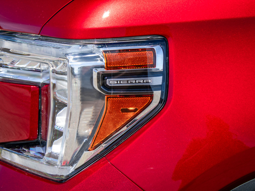 Used 2021 GMC Sierra 1500 AT4 w/ AT4 Premium Package image 10