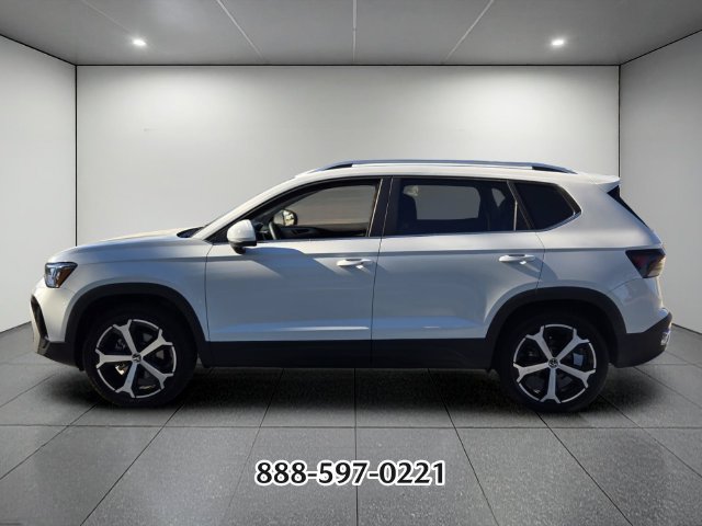 Used 2026 Volkswagen Taos SEL AWD/4WD image 2