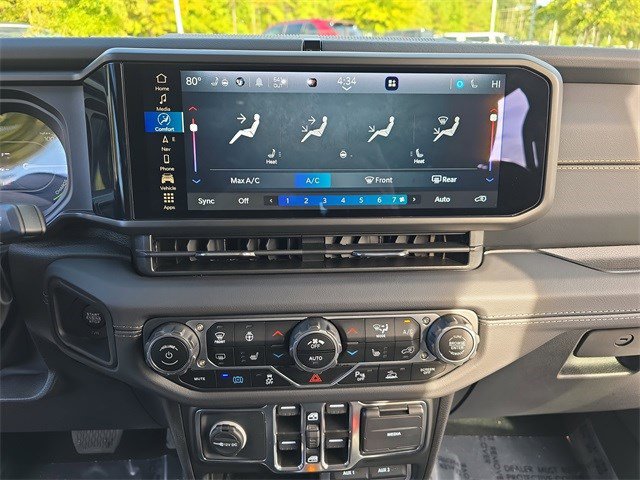 Used 2024 Jeep Wrangler Sahara w/ Technology Group image 23