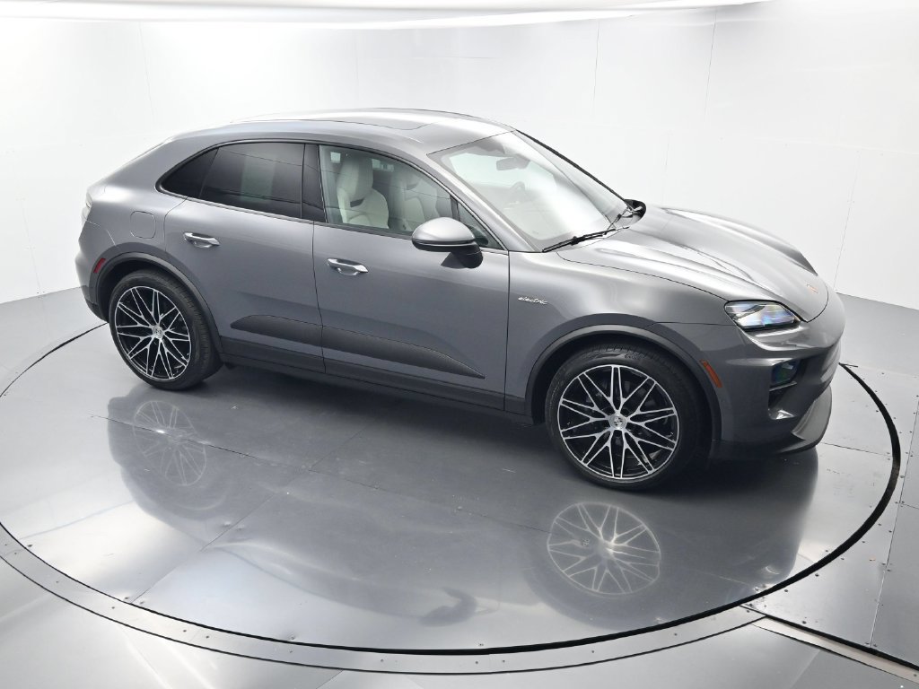 Certified 2025 Porsche Macan Electric RWD image 41
