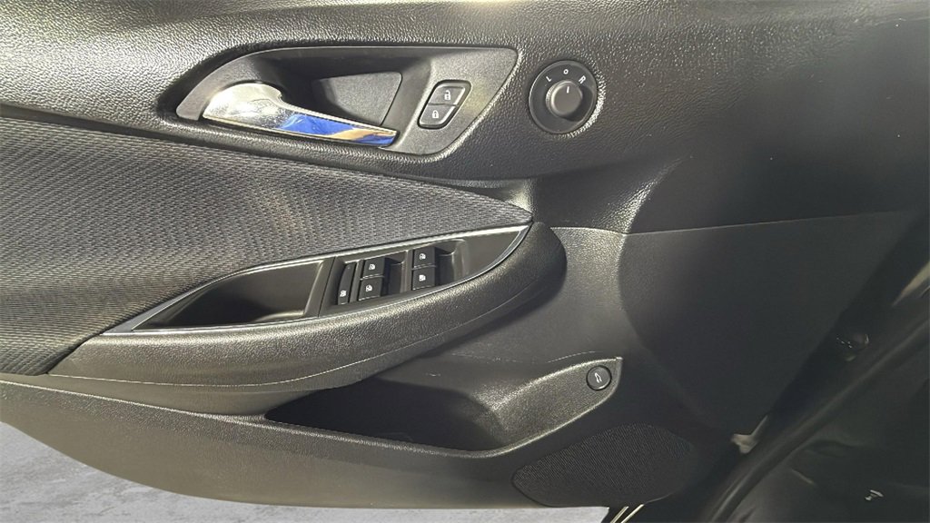 Used 2017 Chevrolet Cruze LT w/ Convenience Package image 23