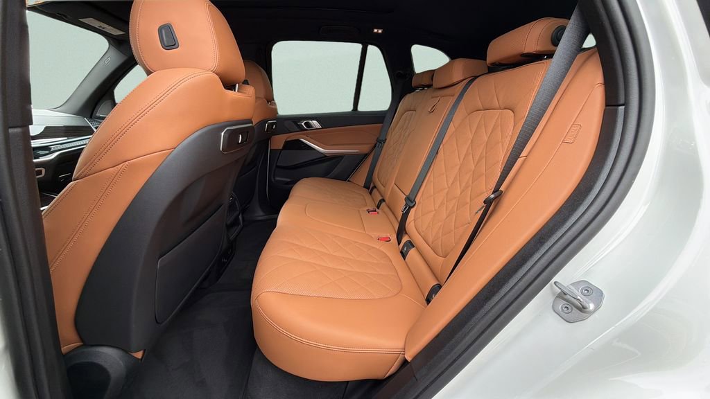 Certified 2024 BMW X5 sDrive40i w/ Parking Assistance Package image 25