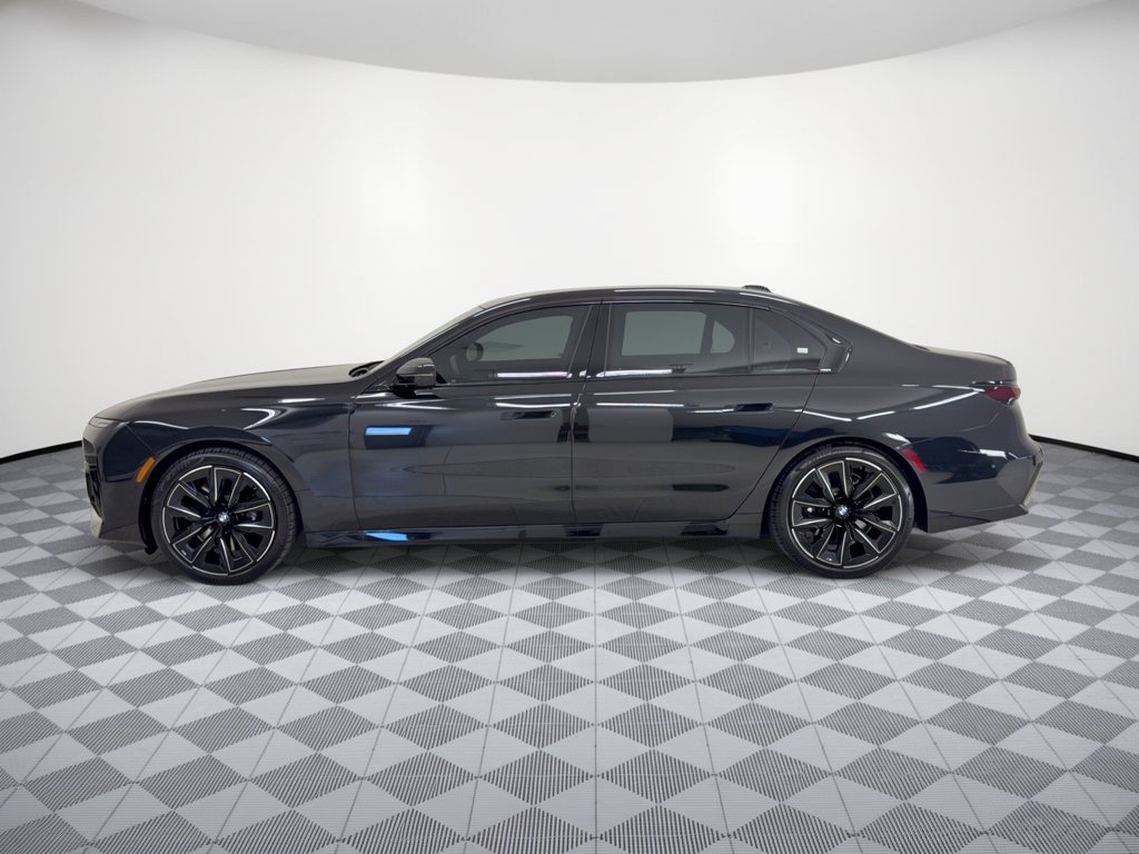 Used 2025 BMW 740i w/ Premium Package RWD image 2