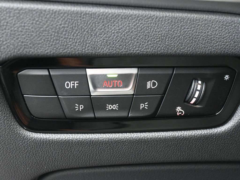 Used 2025 BMW M3 w/ Parking Assistance Package image 21