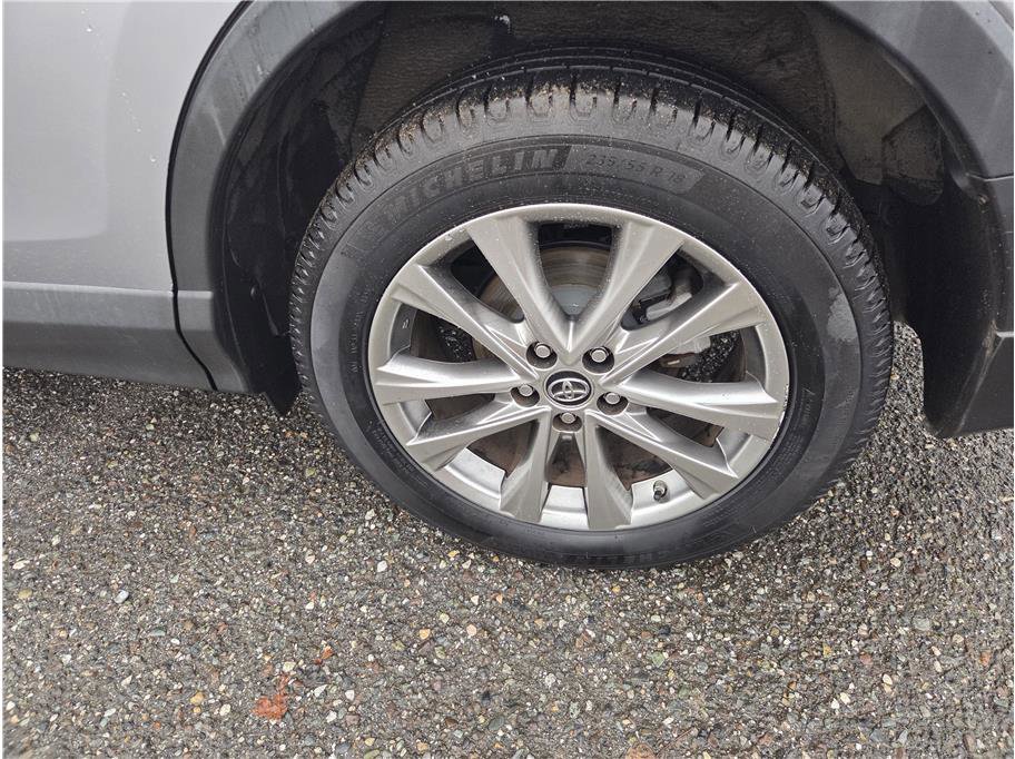 Used 2016 Toyota RAV4 Limited w/ Advanced Technology Package AWD/4WD image 9