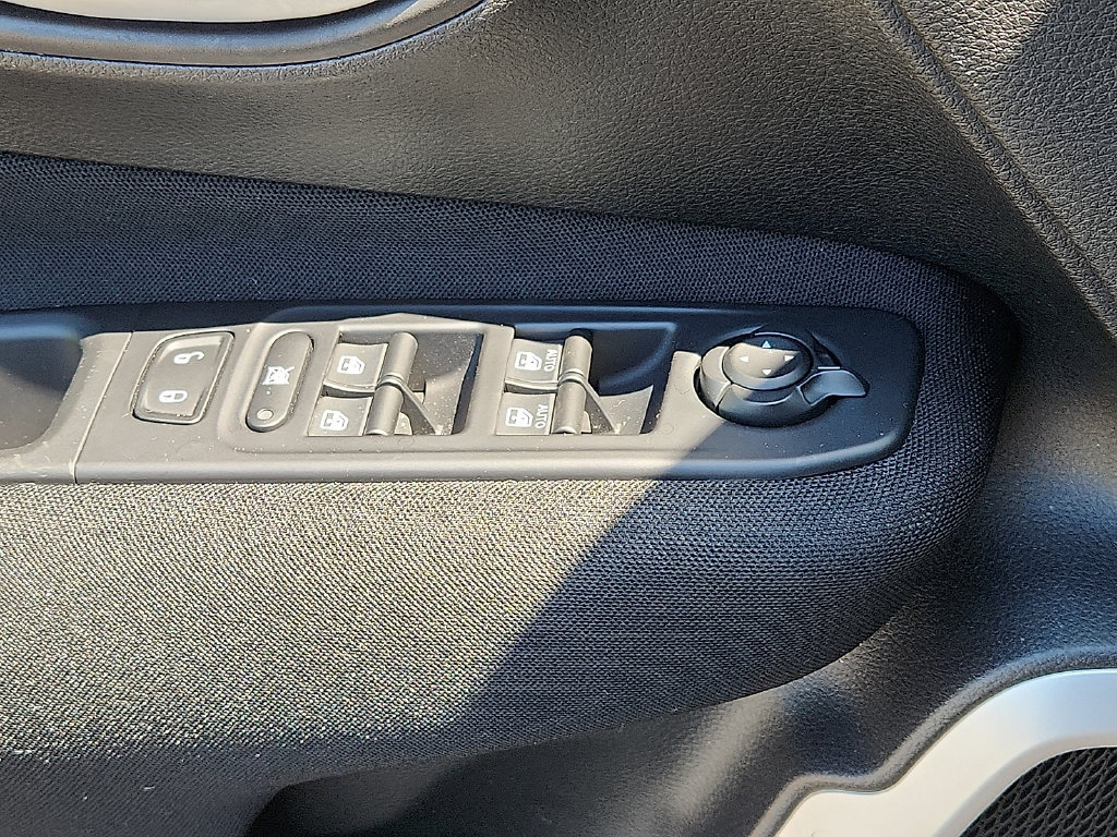Used 2019 Jeep Renegade Sport w/ Sport Appearance Group AWD/4WD image 25