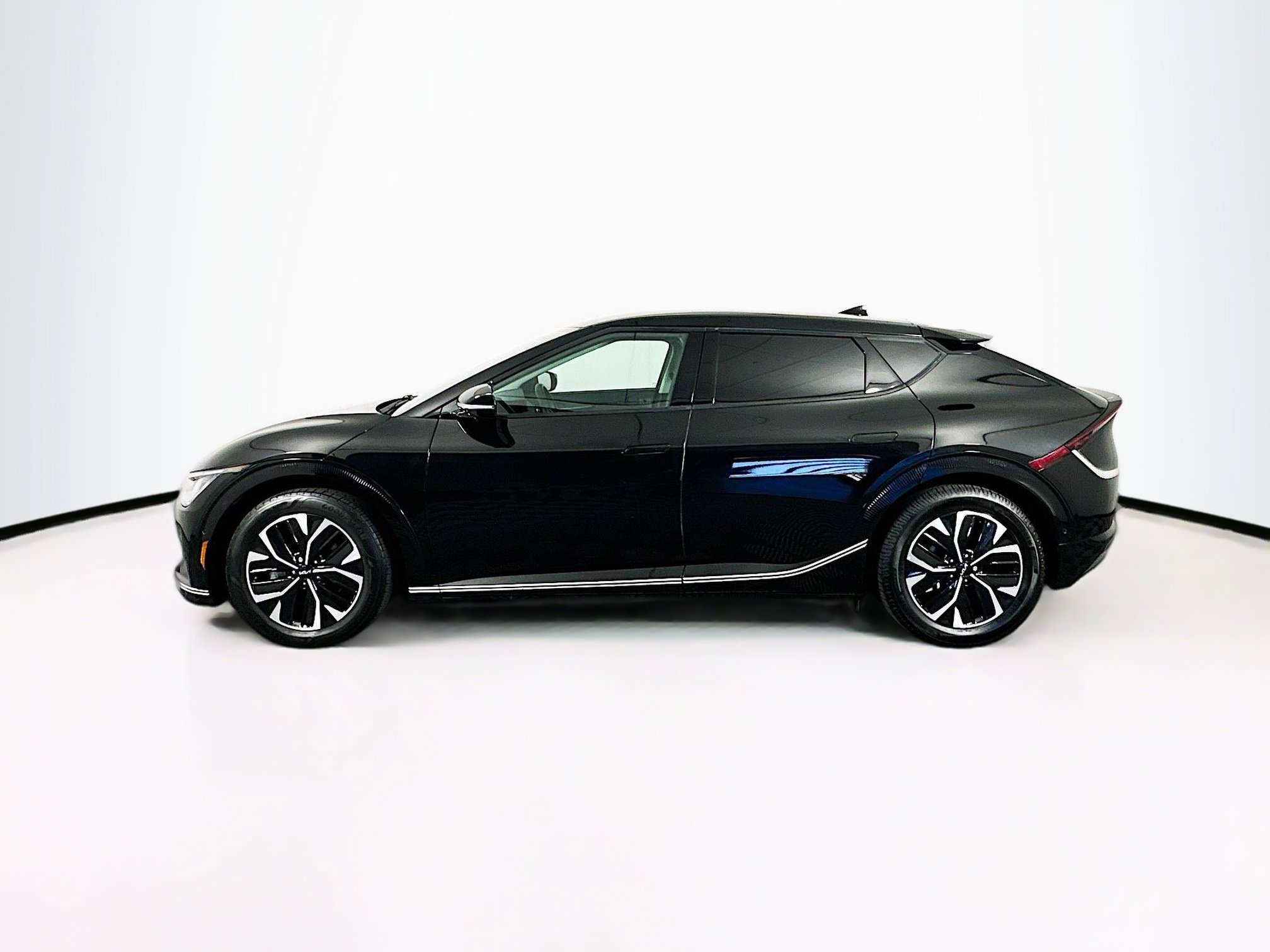 Used 2023 Kia EV6 Wind w/ Wind Technology Package RWD image 4