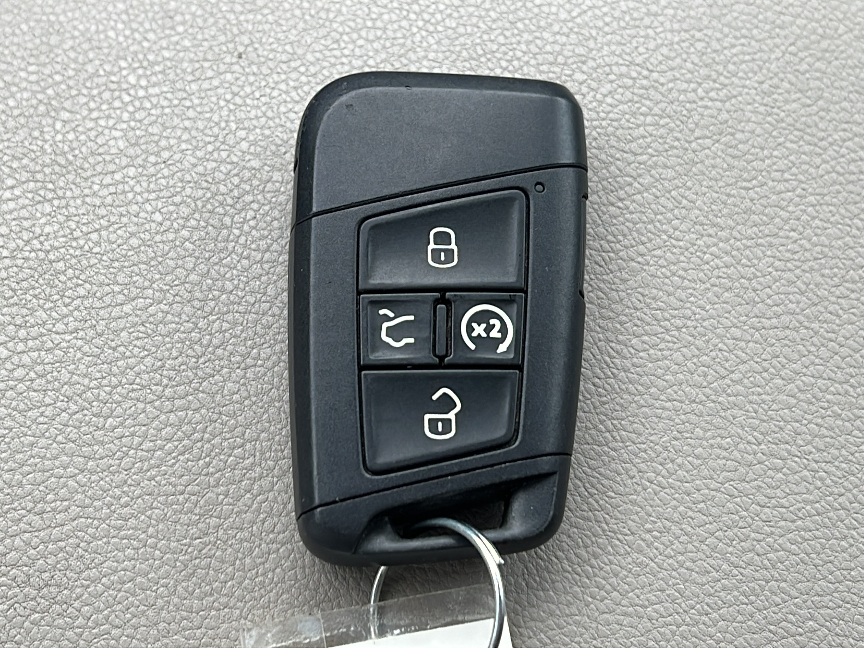 Used 2018 Volkswagen Atlas SEL FWD image 24