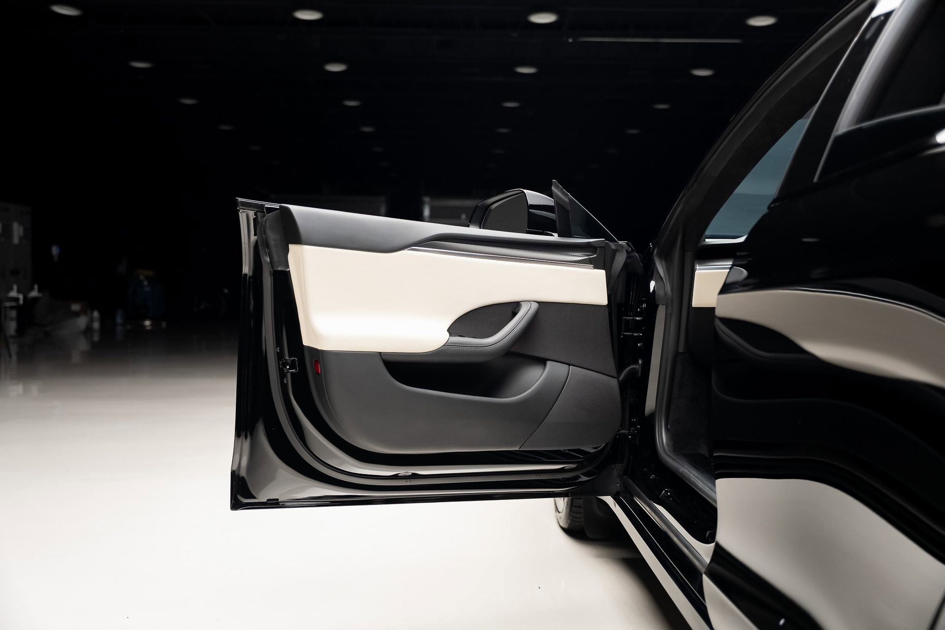 Used 2022 Tesla Model S Plaid image 48