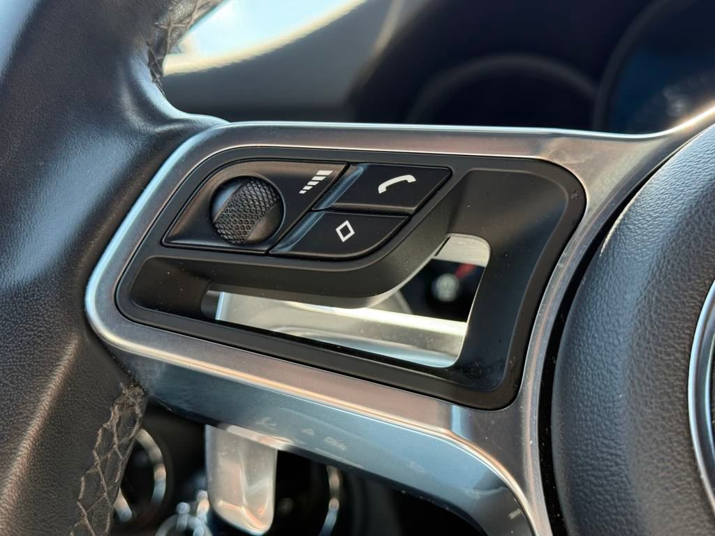 Used 2019 Porsche Macan image 32