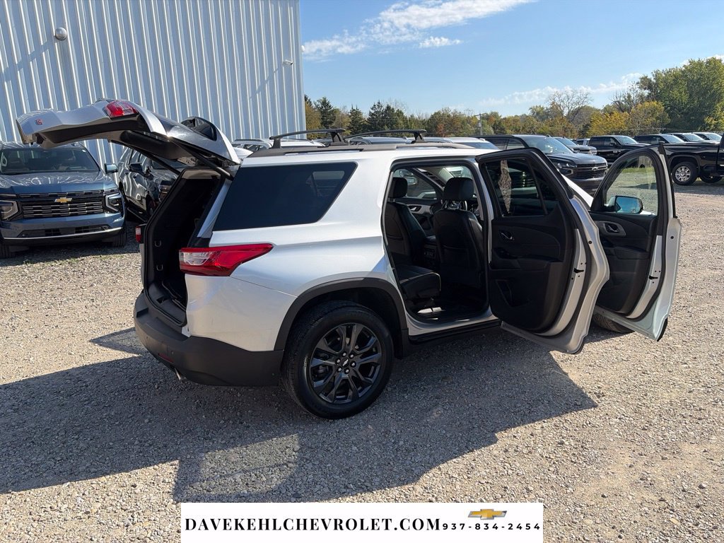 Used 2020 Chevrolet Traverse RS w/ LPO, Floor Liner Package AWD/4WD image 32
