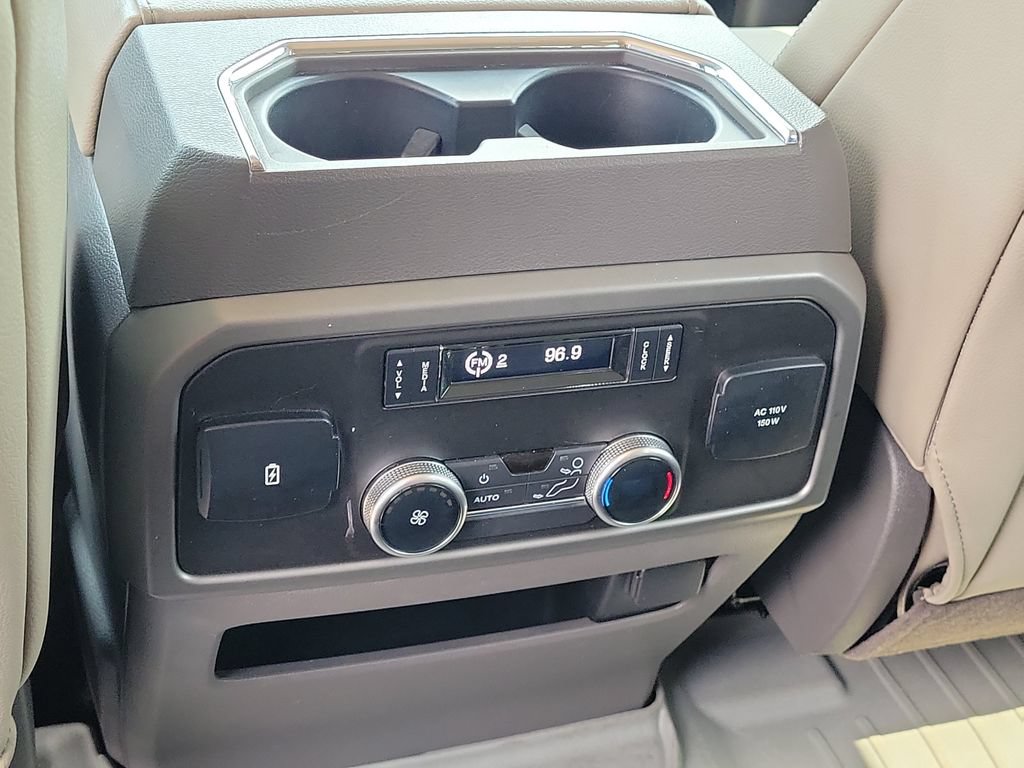 Used 2018 Ford Expedition XLT w/ Equipment Group 202A RWD image 17