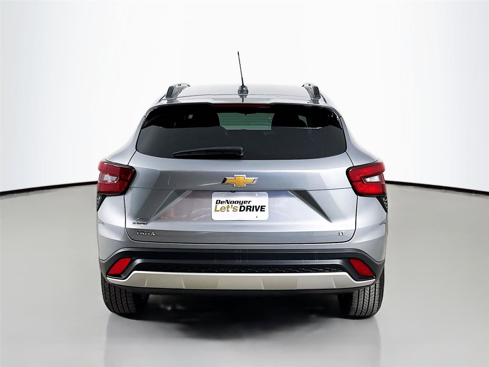 Used 2024 Chevrolet Trax LT w/ Driver Confidence Package FWD image 8