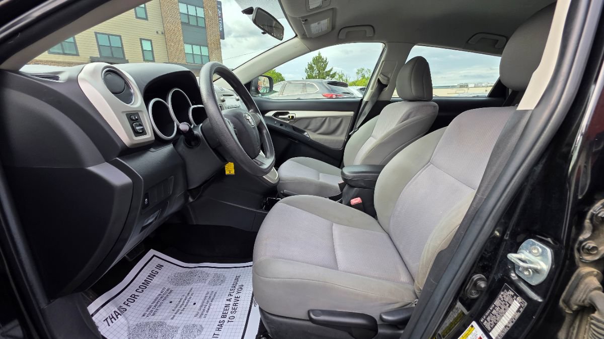 Used 2011 Toyota Matrix FWD image 9