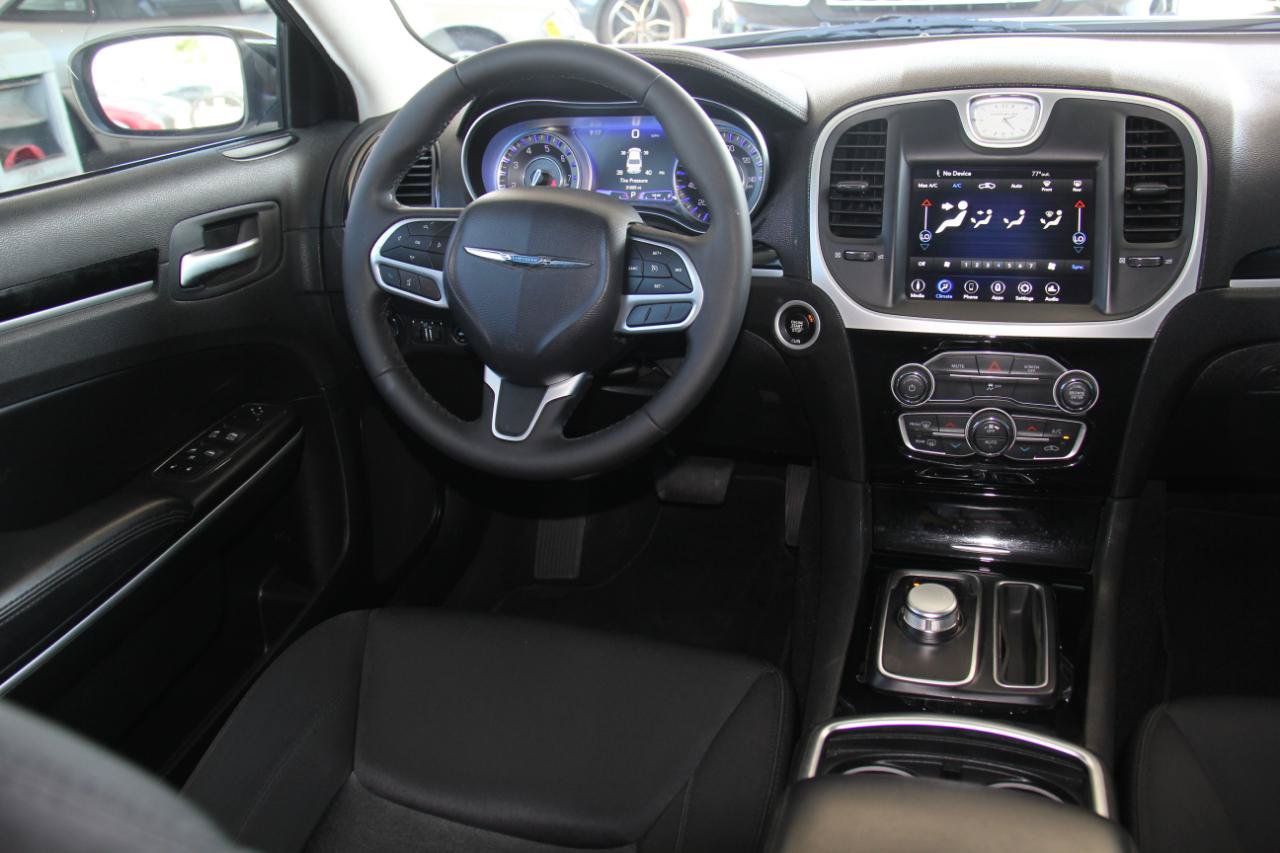 Used 2023 Chrysler 300 Touring w/ Sport Appearance Package RWD image 9