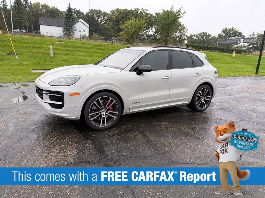 Used 2025 Porsche Cayenne GTS AWD/4WD image 2