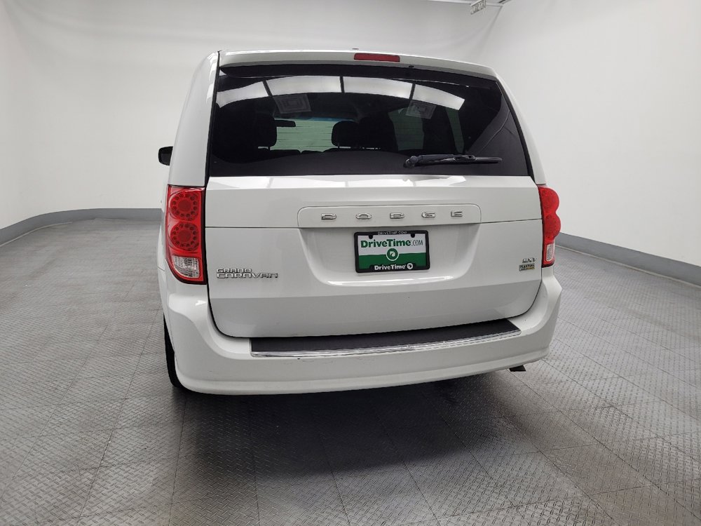 Used 2016 Dodge Grand Caravan SXT image 6